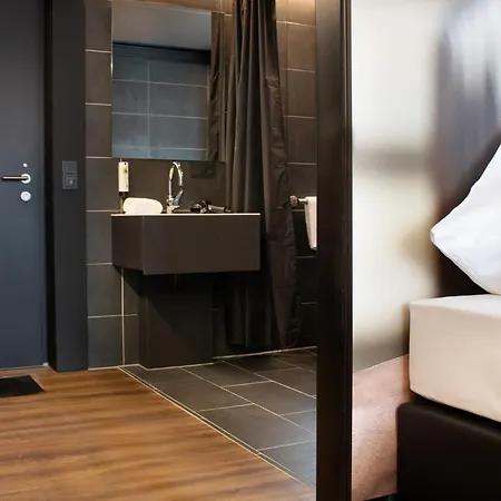 Rhe By Wmm Hotell Rheinau