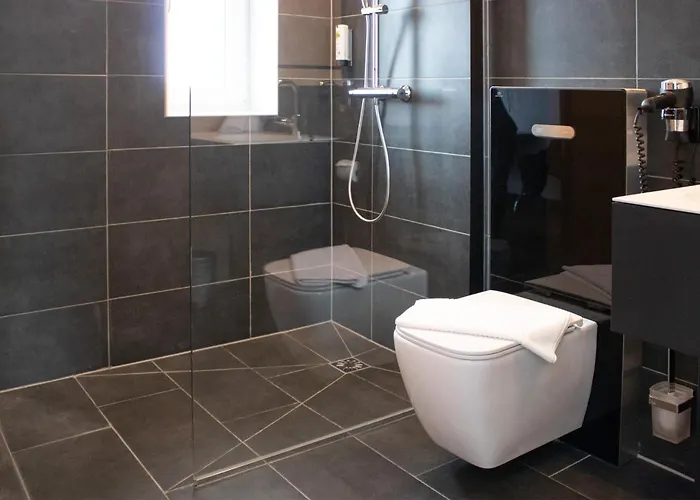 Rhe By Wmm ホテル ライナウ